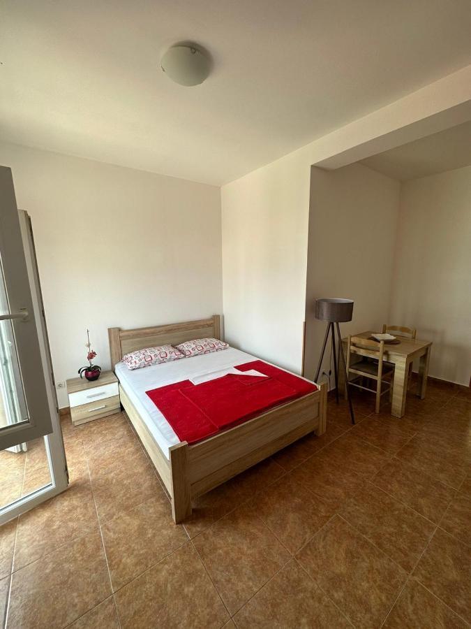 Apartmani Ilic Бечичі Екстер'єр фото